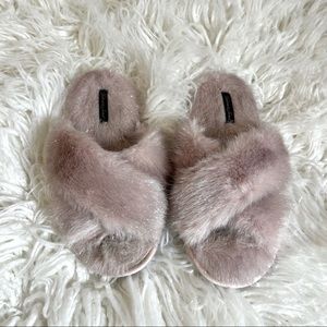 Victoria secret slippers- small